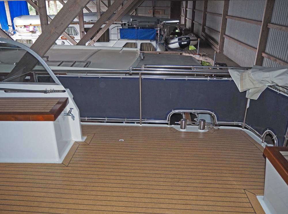  Deck equipment